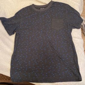 Alphabeta men’s extra large T-shirt with overall fish pattern